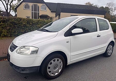 VW Fox Volkswagen Basis 1 Vorbesitzer TÜV / AU+Ölwechsel NEU