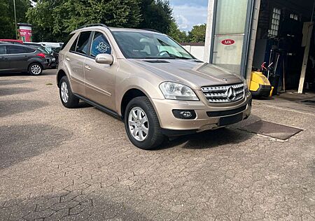 Mercedes-Benz ML 320 CDI 4 Matic-Climatronic-Navigacion-AHK