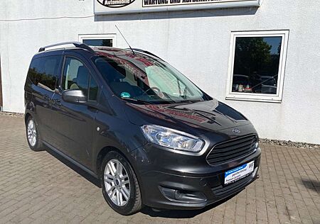 Ford Tourneo Courier Titanium Klimaautomatik/5-Gang
