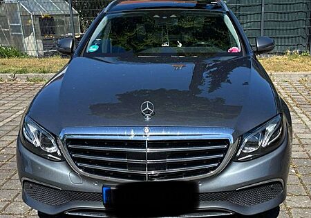 Mercedes-Benz E 400 4Matic T 9G-TRONIC Exclusive