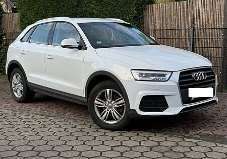 Audi Q3 2.0 TDI S tronic - Automatik, AHK, Unfallfrei