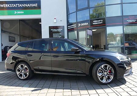 Skoda Octavia Combi 1.4 TSI RS iV Hybirid LED/NAVI/KAM/HUD