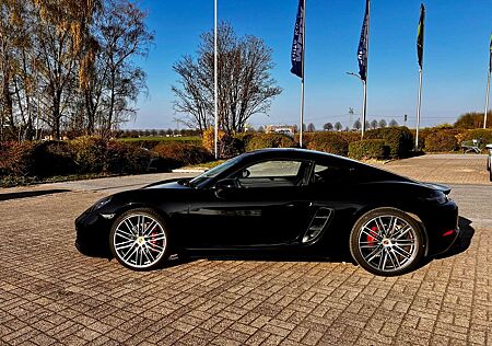Porsche Cayman 718 GTS PDK