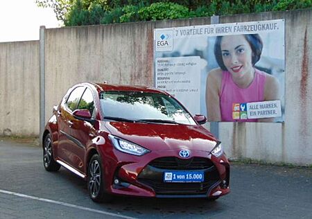Toyota Yaris 1.5 Hybrid Team D - R.Kam - Alu - T.omat - Garanti