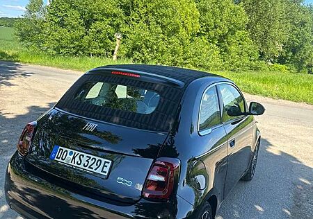 Fiat 500E 42kWh C la Prima (by Bocelli)
