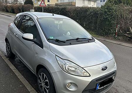 Ford Ka /+ 1.2 Titanium
