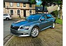 Skoda Superb 2.0 TDI PREMIUM EDITION! Combi. Navi, Adaptive Xen