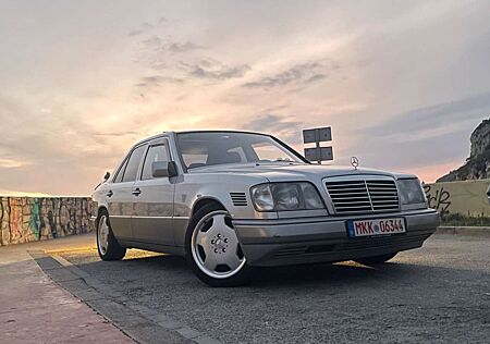 Mercedes-Benz E 300 24V Diesel Sportline, AMG Alufelgen