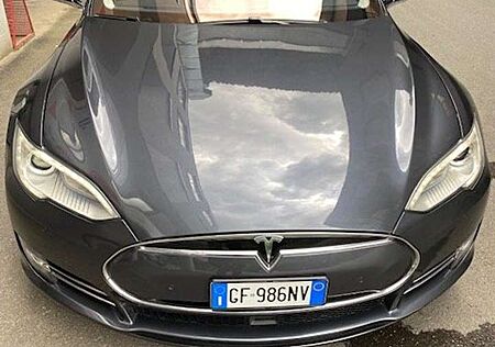 Tesla Model S 85D