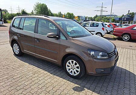 VW Touran Volkswagen 1.6 TDI DPF BlueMotion Technology Highline