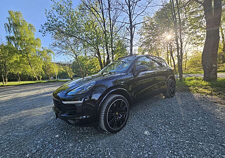 Porsche Cayenne Diesel Platinum Edition LUFT/PANO/LED/21"