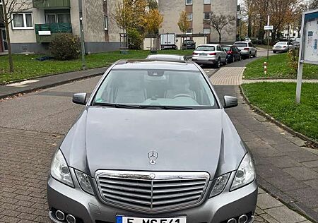 Mercedes-Benz E 220 CDI DPF BlueEFFICIENCY 7G-TRONIC Elegance