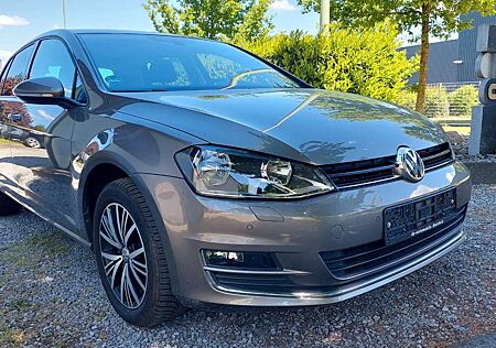 VW Golf Volkswagen 1.2 TSI BMT ALLSTAR - 110 PS - TOP