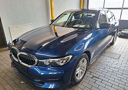 BMW 320 d Advantage Virtual*Ambiente*AHK*PDC*Sitzhz