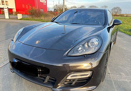 Porsche Panamera Turbo S PDK