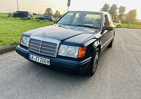 Mercedes-Benz E 200 H-Kennzeichen W124er Automatik