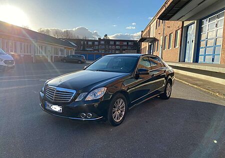 Mercedes-Benz E 220 CDI DPF BlueEFFICIENCY Automatik Elegance