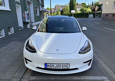 Tesla Model 3 Standard Reichweite Hinterradantrieb