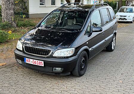 Opel Zafira 1.8 16V Elegance OPC SITZE