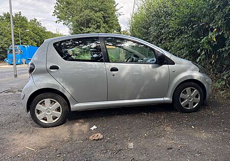 Toyota Aygo 4 Türer | TÜV bis 07/2027