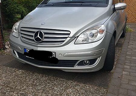Mercedes-Benz B 200 CDI (245.208)