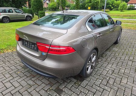 Jaguar XF Pure
