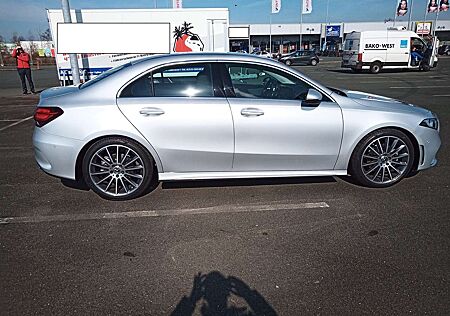 Mercedes-Benz A 200 A-Klasse Limousine 7G-DCT AMG Line