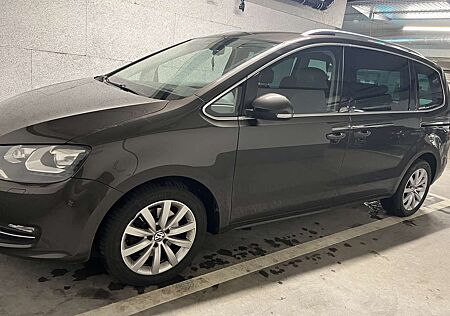 VW Sharan Volkswagen 2.0 TDI DSG BlueMotion Technology Highline