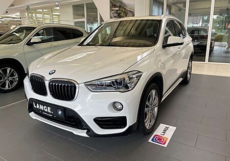 BMW X1 sDrive 18i Sport Line AHK Pano Auto. RFK Navi