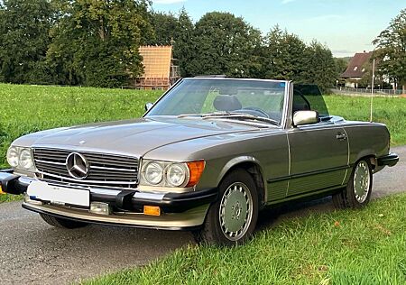 Mercedes-Benz SL 560