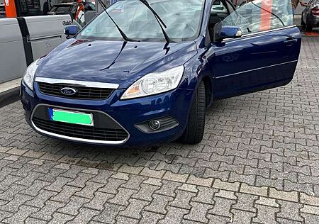Ford Focus CC TÜV 04/27 | Motor klappert