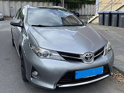 Toyota Auris Life