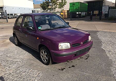 Nissan Micra -