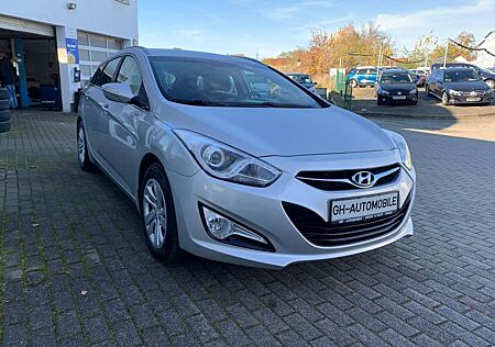 Hyundai i40 i40cw i40cw 1.6 -- AHK+Klima+Kurve+LED-Tagfahrli -