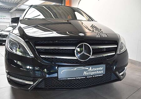 Mercedes-Benz B 180 NightP Bi-Xenon Klima SitzhzTeilleder PDC