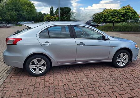 Mitsubishi Lancer 1.8 CVT Intense