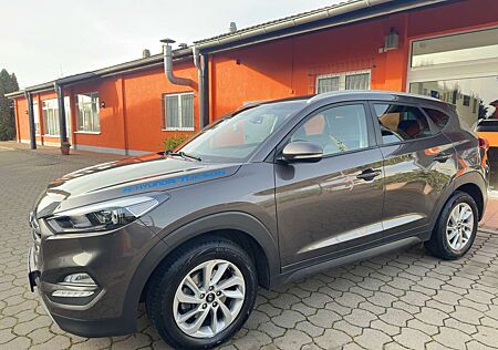Hyundai Tucson Trend 2WD * Aus 1.Hand * AHK * Mit 1Jahr Garantie*