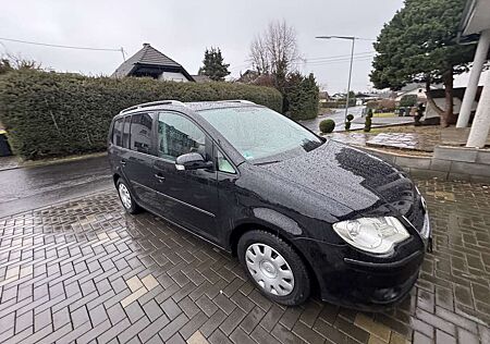 VW Touran Volkswagen 2.0 TDI DPF DSG Highline