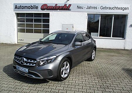 Mercedes-Benz GLA 200 Urban PDC SHZ NAVI