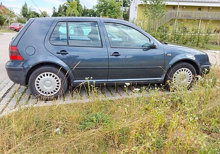VW Golf Volkswagen 1.6 TÜV bis 04/2026