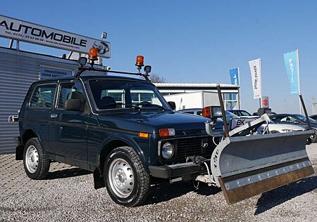 Lada Taiga Basis 4x4 Winterdienstfahrzeug Schneeschild Salzst