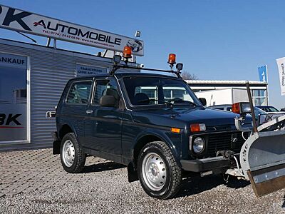 Lada Taiga Basis 4x4 Winterdienstfahrzeug Schneeschild Salzst