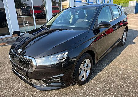 Skoda Fabia 1,0*Ambition Plus*Navi/SH/1.Hd./5 J.-Gar.