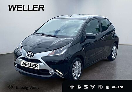 Toyota Aygo x-play touch *Kamera*Klima*Color*BT*LMF*TRC*