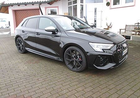 Audi RS3 TFSI Sportback quattro S tronic*Kamera*ELHK*280*