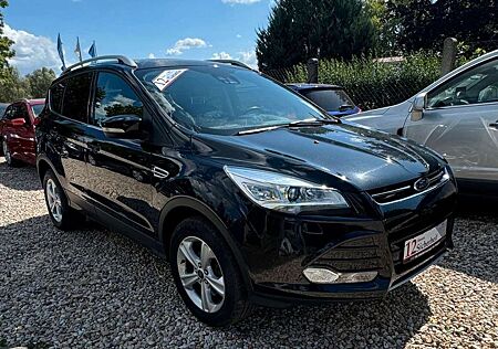 Ford Kuga Titanium*4x4*Xenon*SHZ*Navi*Pano*