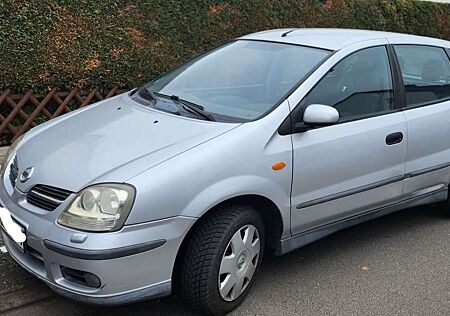 Nissan Almera Tino acenta