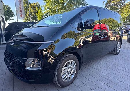Hyundai Staria 2.2 CRDi Allrad *9-SITZER/NAVI/KAMERA*