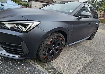 Cupra Leon Sportstourer Pano Matt 1.4e-Hybrid (180 kW System)