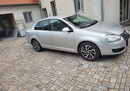 VW Jetta Volkswagen 1.6 United